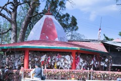 golu-devta-temple2-Almora